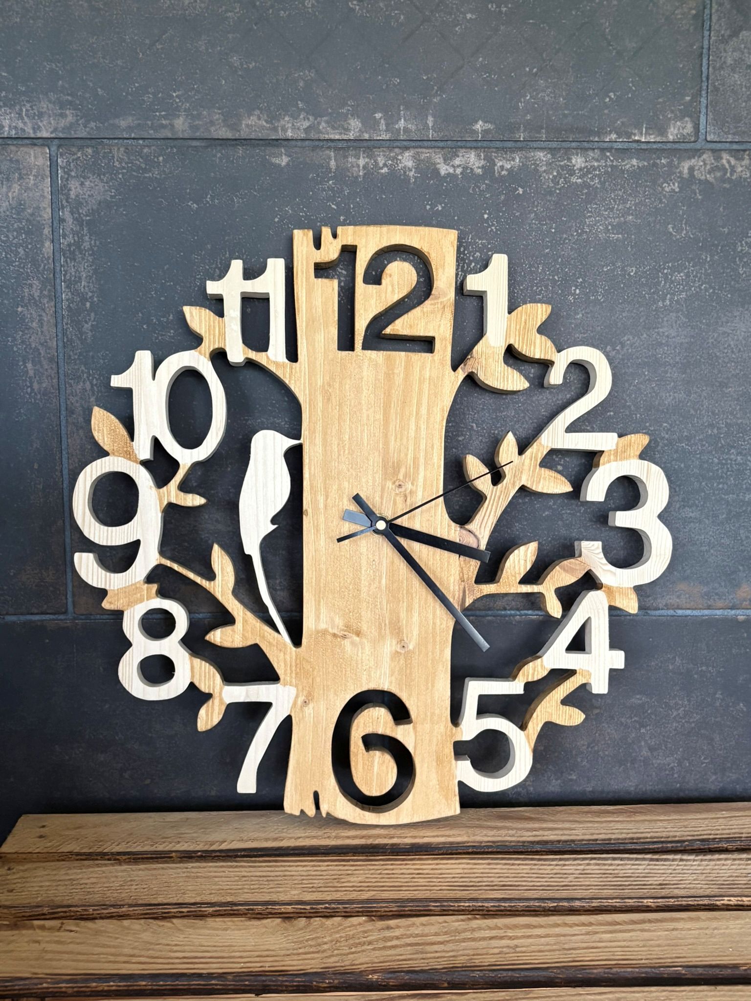 Horloge en bois artisanale Bitche